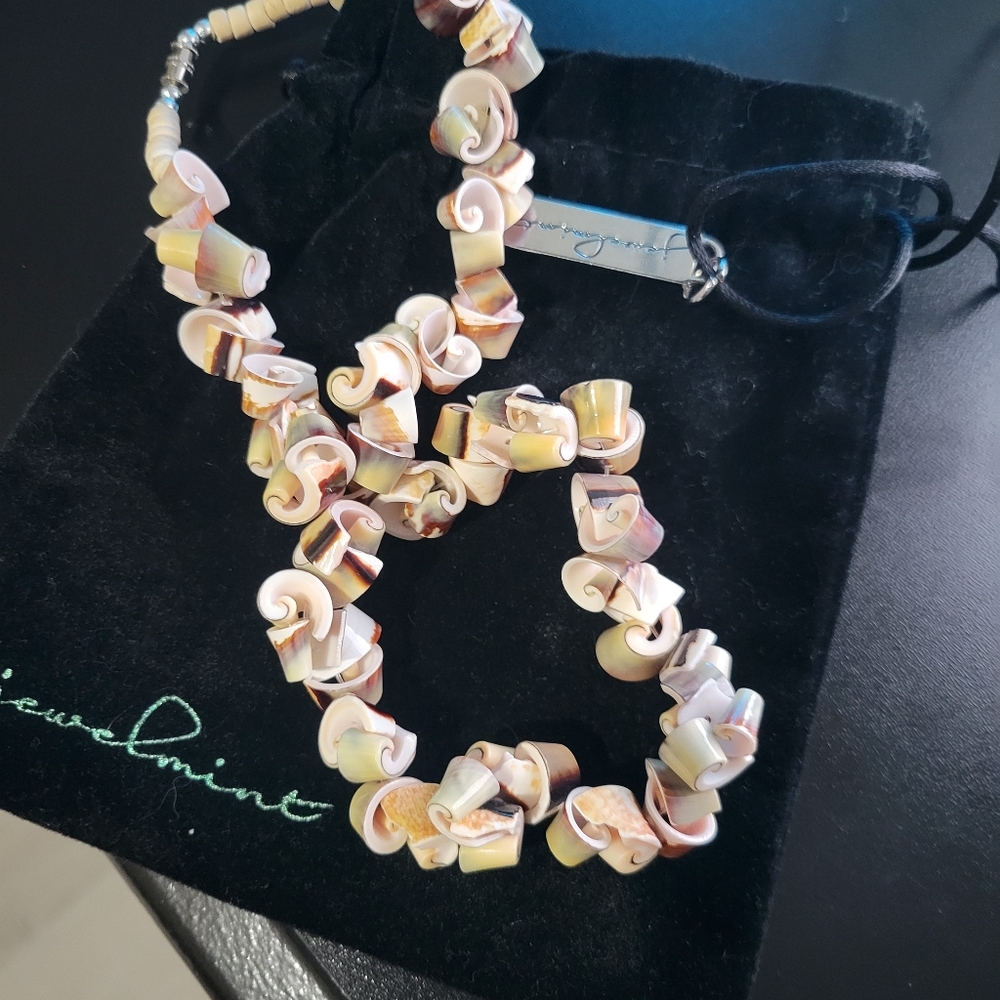 Jewelmint Shell necklace